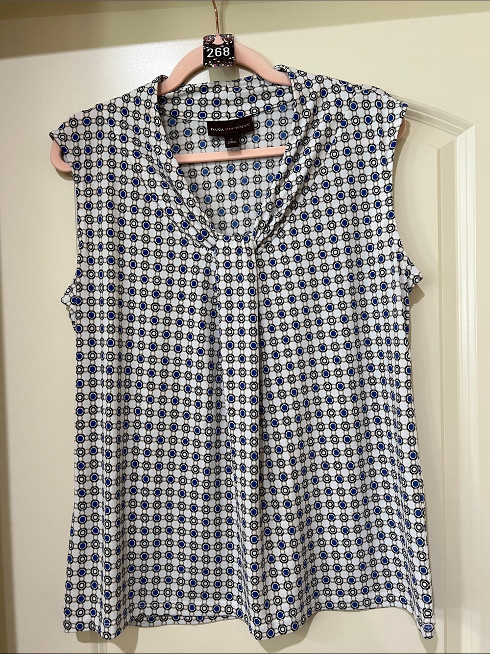 Dana Buchman Navy and White Geometric Sleeveless Blouse H268